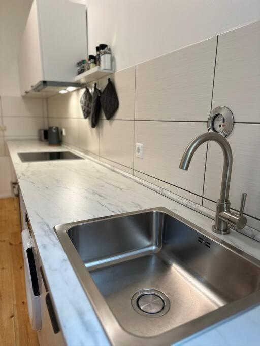 Modernes 2 Zimmer Apartment Берлін Екстер'єр фото